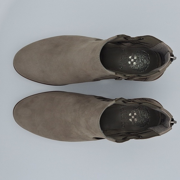 NIB VINCE CAMUTO Prestetta Bootie - Foxy True Suede, Taupe - Picture 5 of 16
